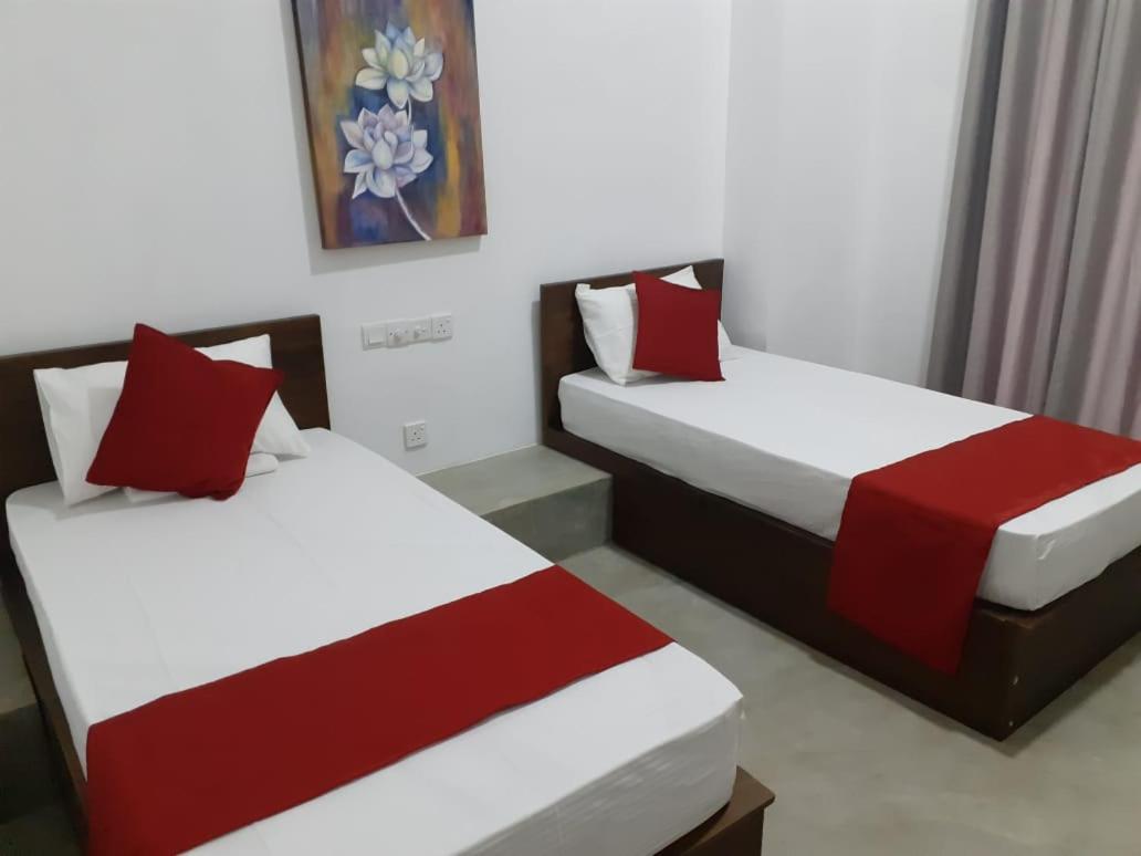 Everdew Kandy Rooms Exteriör bild